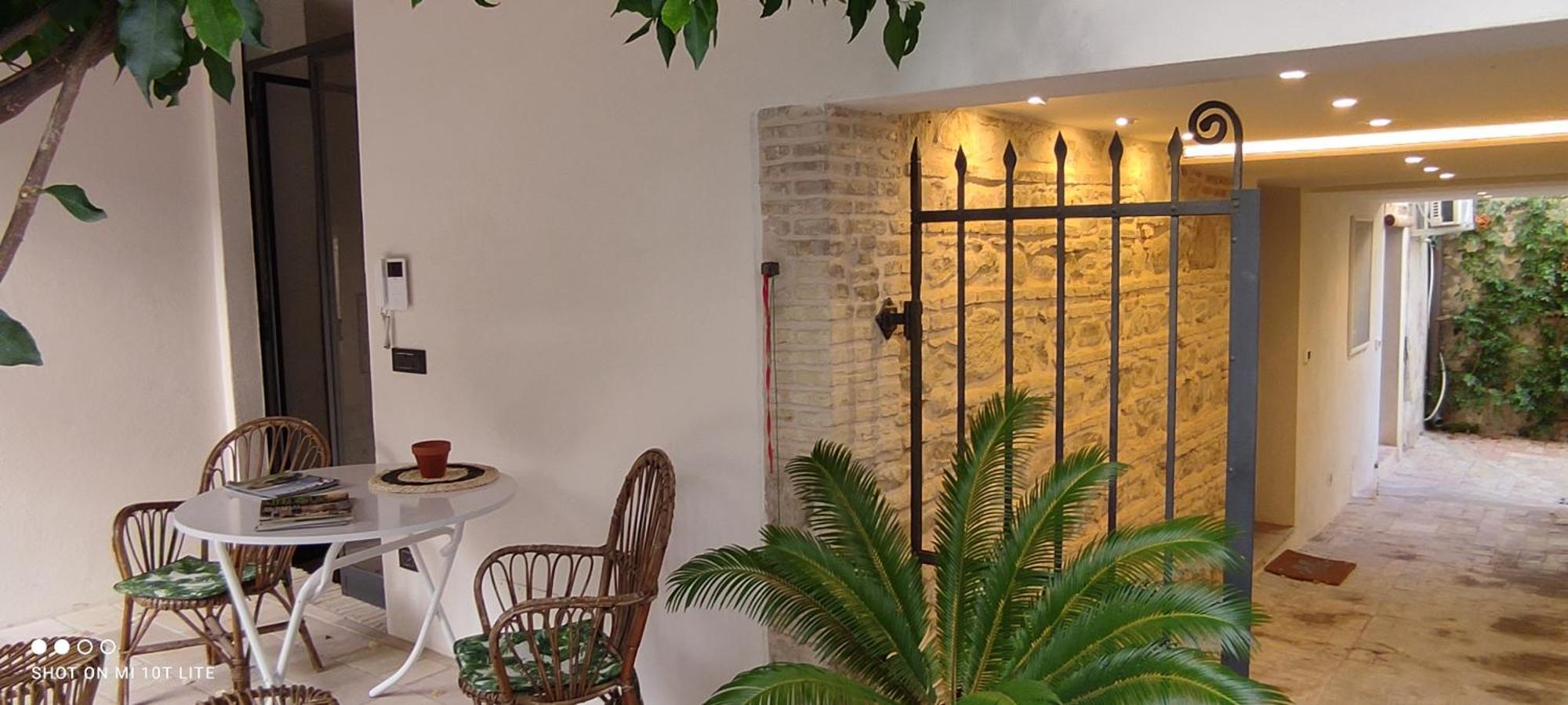 Casa Corte - Le Bouganville B&B Lucera Exterior photo